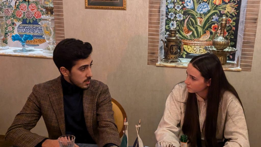 Sala Valak, Maya Minielly